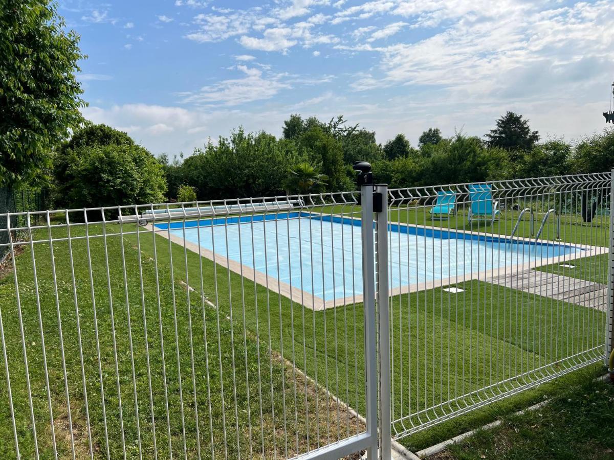 De L'ebaupin Holiday home *